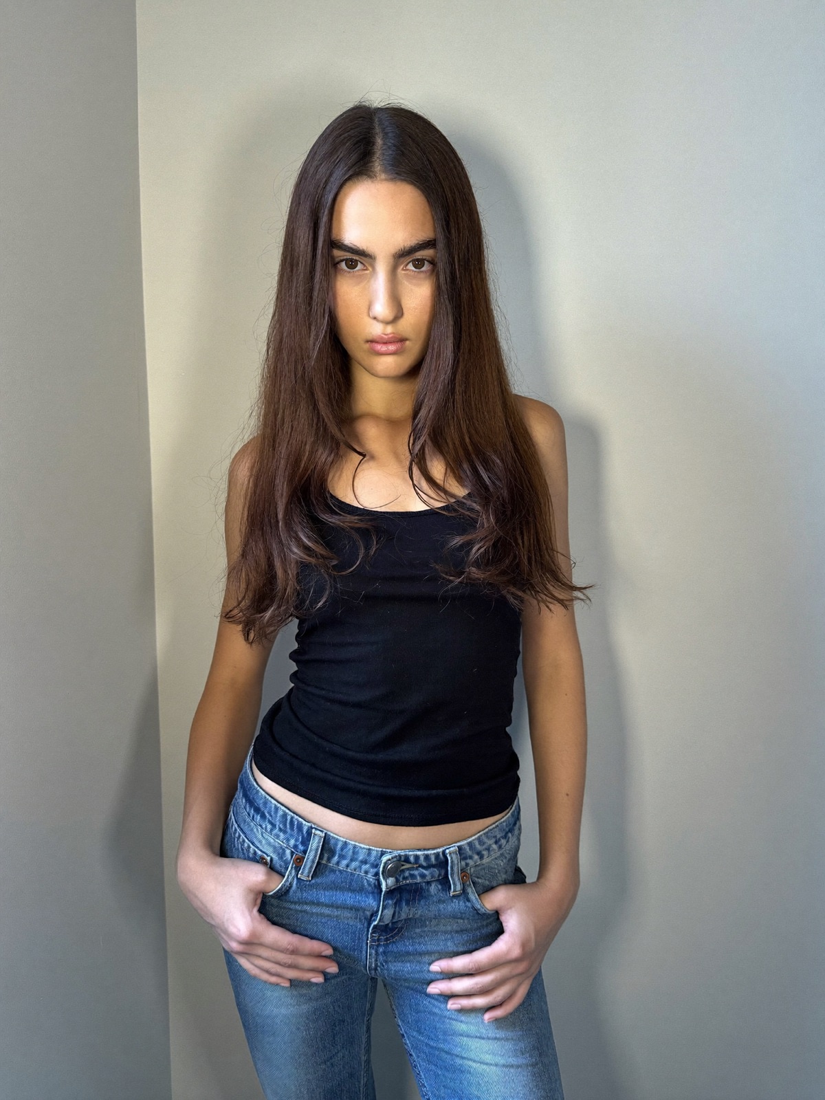 Nastia — casting digitals, natural light