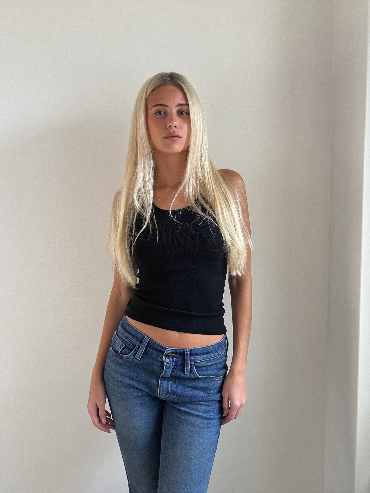 Daryna — casting digitals, natural light